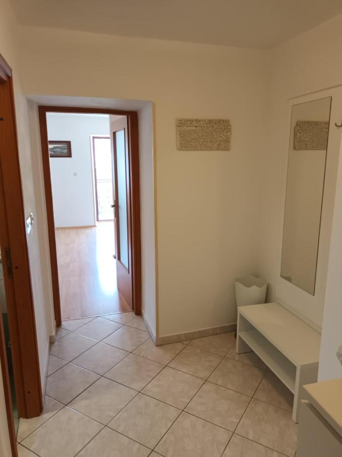 Apartments Dorcic Baška Eksteriør bilde