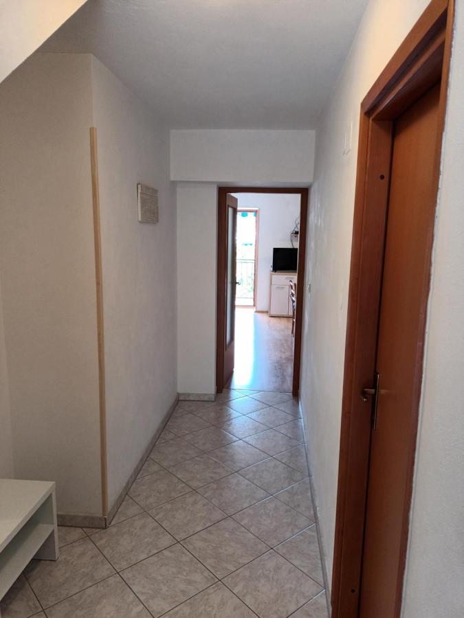 Apartments Dorcic Baška Eksteriør bilde